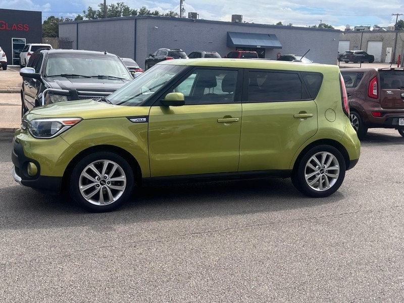 Kia Soul Vehicle Full-screen Gallery Image 11