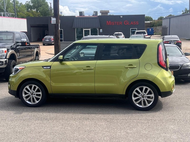 Kia Soul Vehicle Full-screen Gallery Image 12