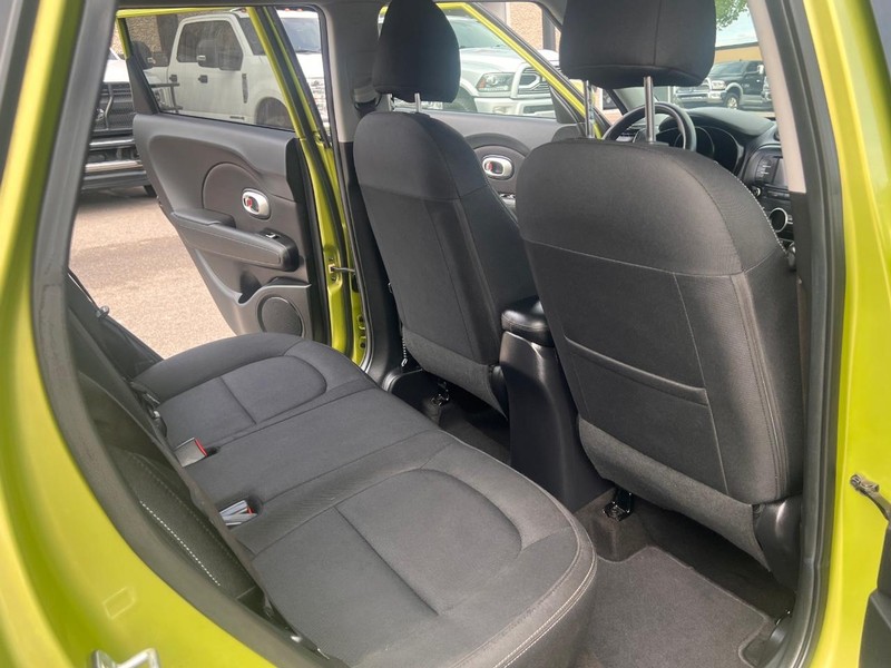 Kia Soul Vehicle Full-screen Gallery Image 21
