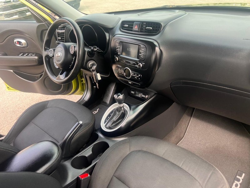 Kia Soul Vehicle Full-screen Gallery Image 27