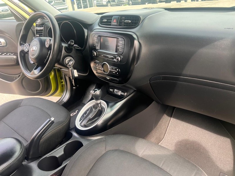 Kia Soul Vehicle Full-screen Gallery Image 28