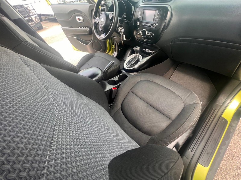 Kia Soul Vehicle Full-screen Gallery Image 29