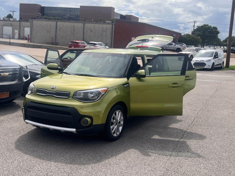 Kia Soul Vehicle Full-screen Gallery Image 31