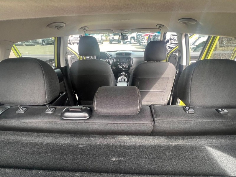 Kia Soul Vehicle Full-screen Gallery Image 32