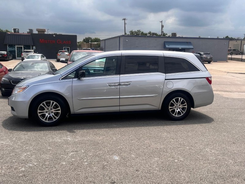 Honda Odyssey Vehicle Full-screen Gallery Image 12