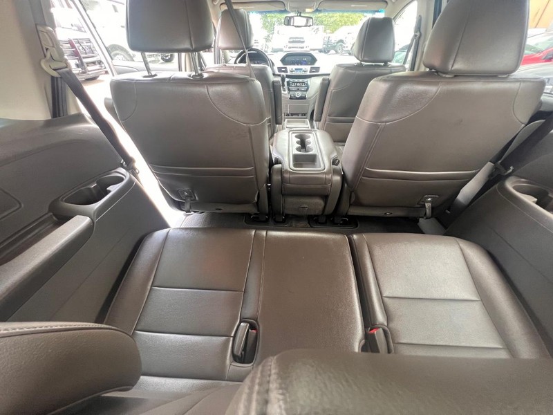 Honda Odyssey Vehicle Full-screen Gallery Image 20