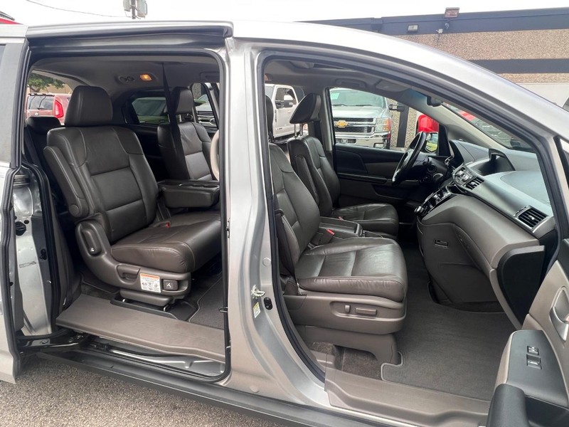 Honda Odyssey Vehicle Full-screen Gallery Image 24