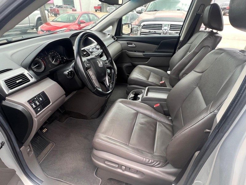 Honda Odyssey Vehicle Full-screen Gallery Image 27