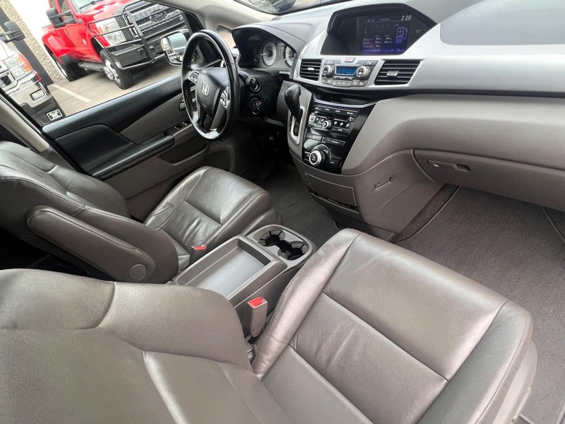 Honda Odyssey Vehicle Full-screen Gallery Image 30