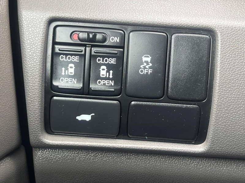 Honda Odyssey Vehicle Full-screen Gallery Image 31