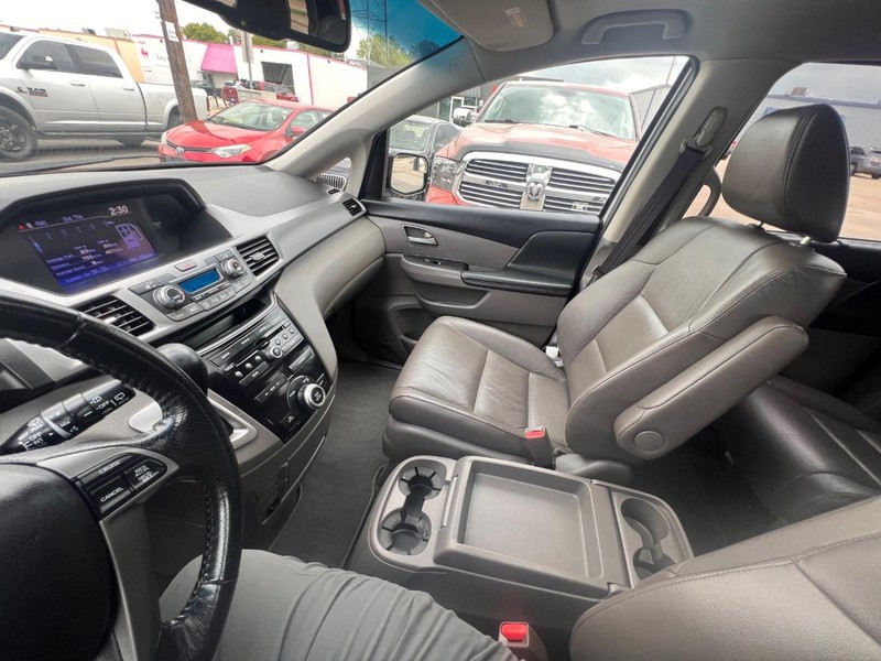 Honda Odyssey Vehicle Full-screen Gallery Image 32