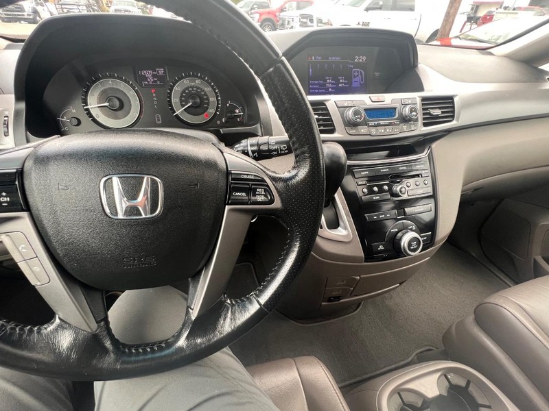 Honda Odyssey Vehicle Full-screen Gallery Image 34