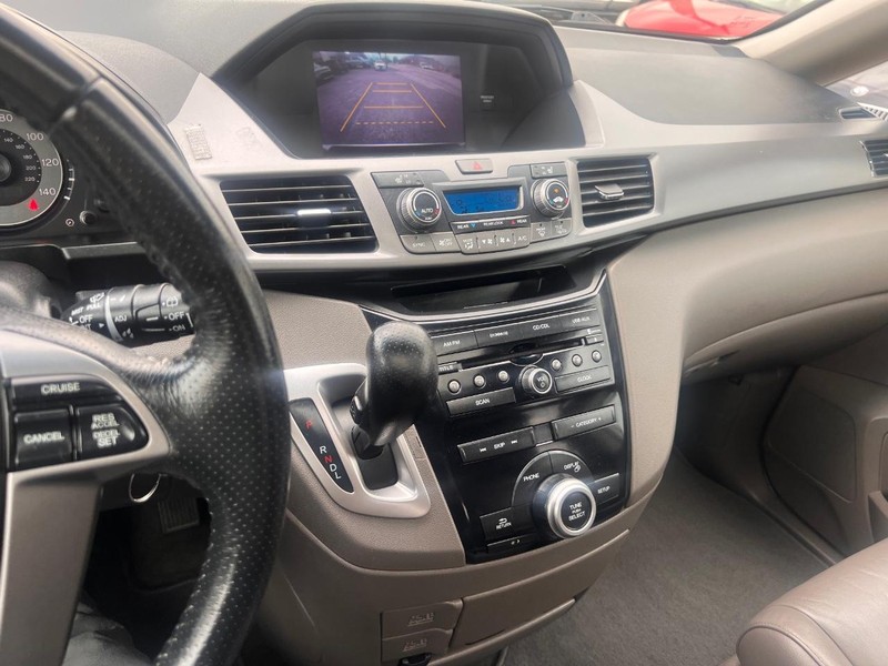 Honda Odyssey Vehicle Full-screen Gallery Image 37