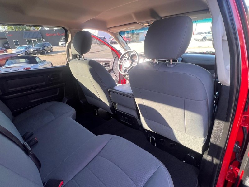 Ram 1500 Vehicle Full-screen Gallery Image 36