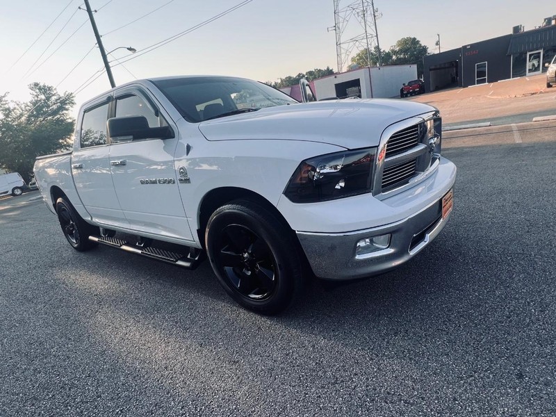 Ram 1500 Vehicle Full-screen Gallery Image 02