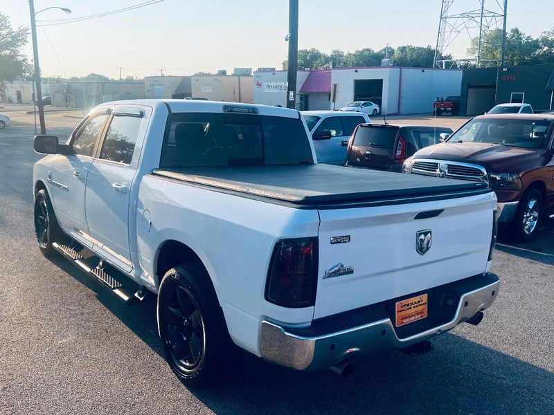 Ram 1500 Vehicle Full-screen Gallery Image 06