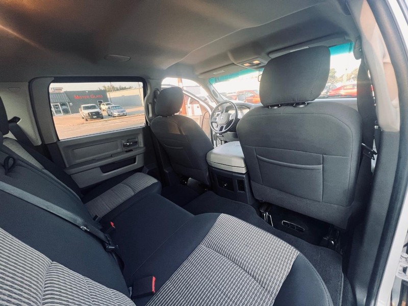 Ram 1500 Vehicle Full-screen Gallery Image 22