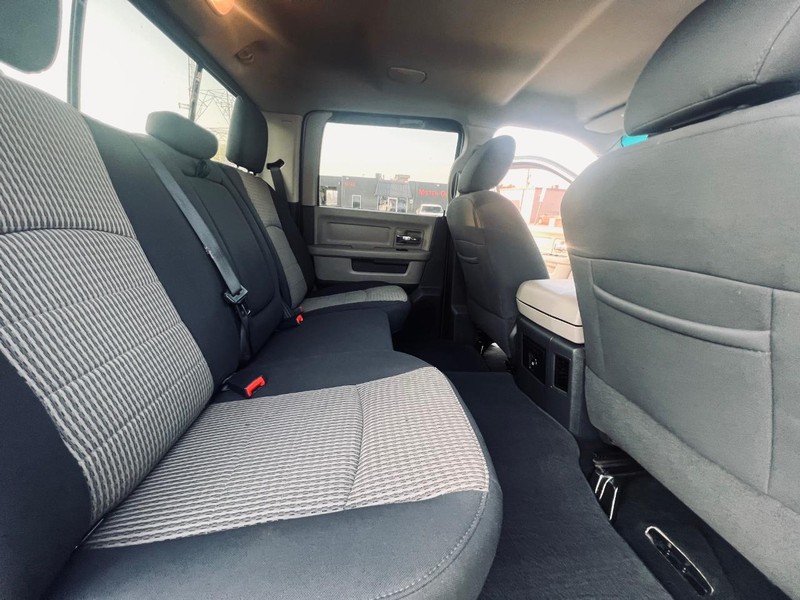 Ram 1500 Vehicle Full-screen Gallery Image 23