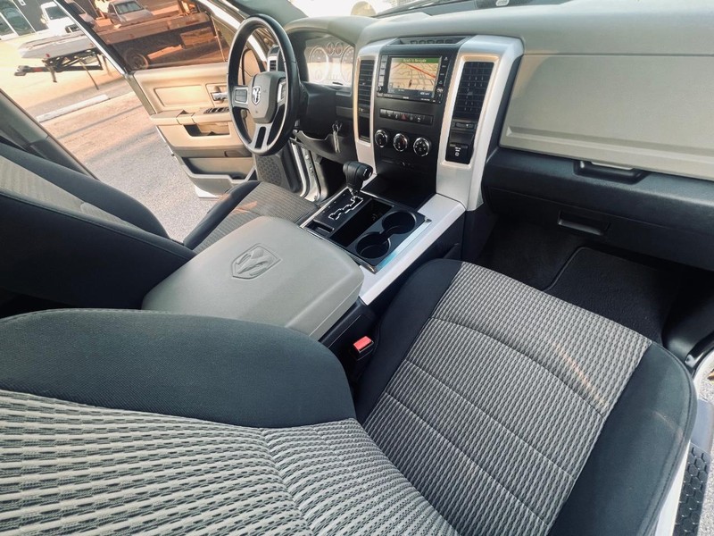 Ram 1500 Vehicle Full-screen Gallery Image 25