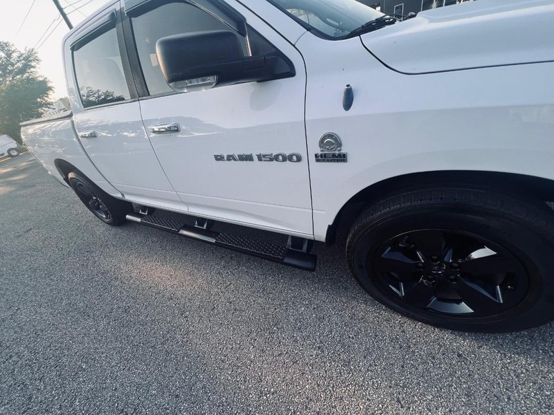 Ram 1500 Vehicle Full-screen Gallery Image 30