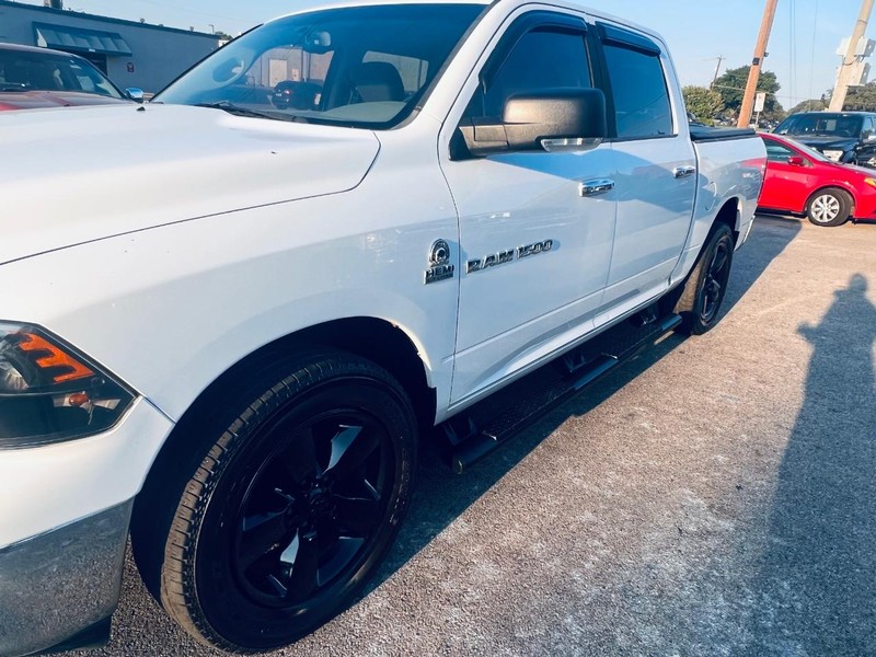 Ram 1500 Vehicle Full-screen Gallery Image 41