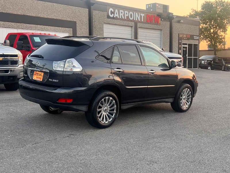 Lexus RX 350 Vehicle Full-screen Gallery Image 09