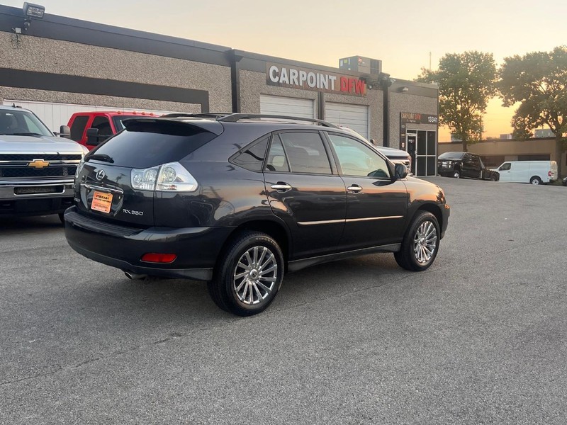 Lexus RX 350 Vehicle Full-screen Gallery Image 11