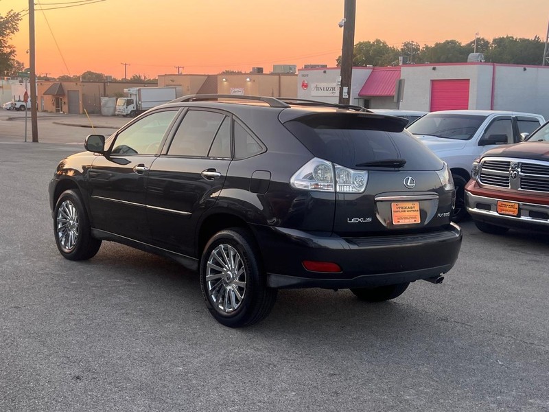 Lexus RX 350 Vehicle Full-screen Gallery Image 12