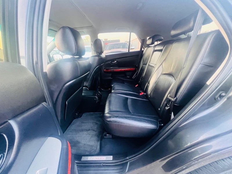 Lexus RX 350 Vehicle Full-screen Gallery Image 16