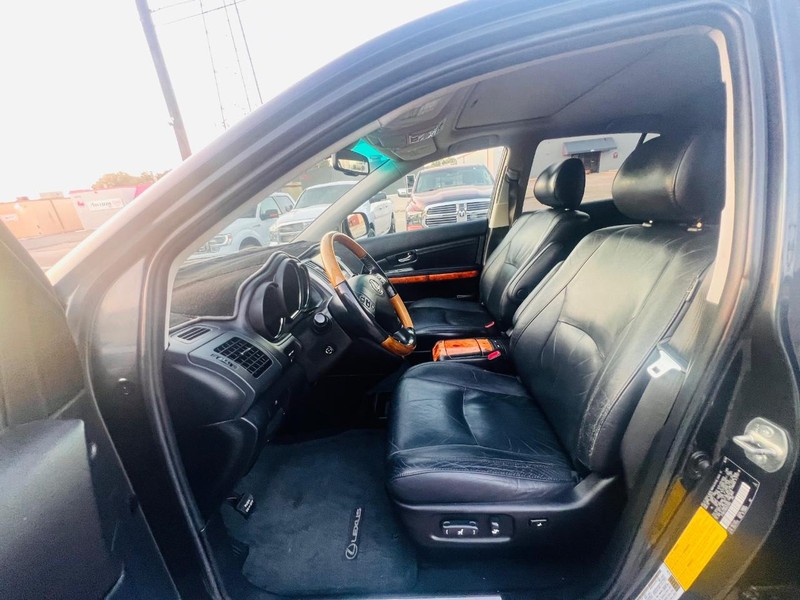 Lexus RX 350 Vehicle Full-screen Gallery Image 17