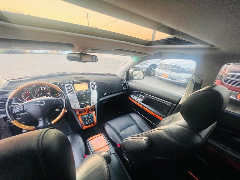 Lexus RX 350 Vehicle Full-screen Gallery Image 19