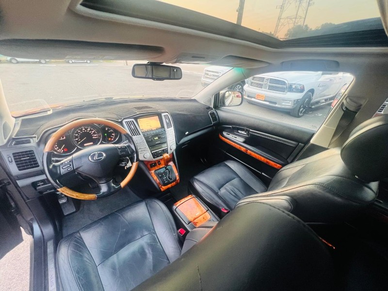 Lexus RX 350 Vehicle Full-screen Gallery Image 20