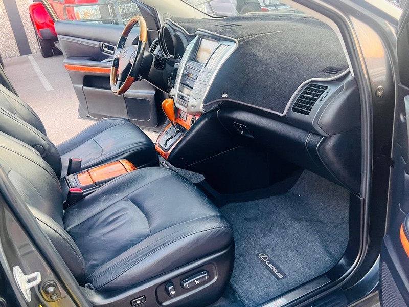 Lexus RX 350 Vehicle Full-screen Gallery Image 26