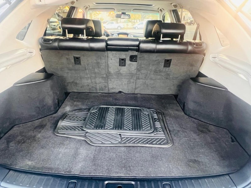 Lexus RX 350 Vehicle Full-screen Gallery Image 27