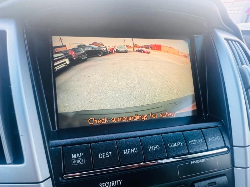 Lexus RX 350 Vehicle Full-screen Gallery Image 33