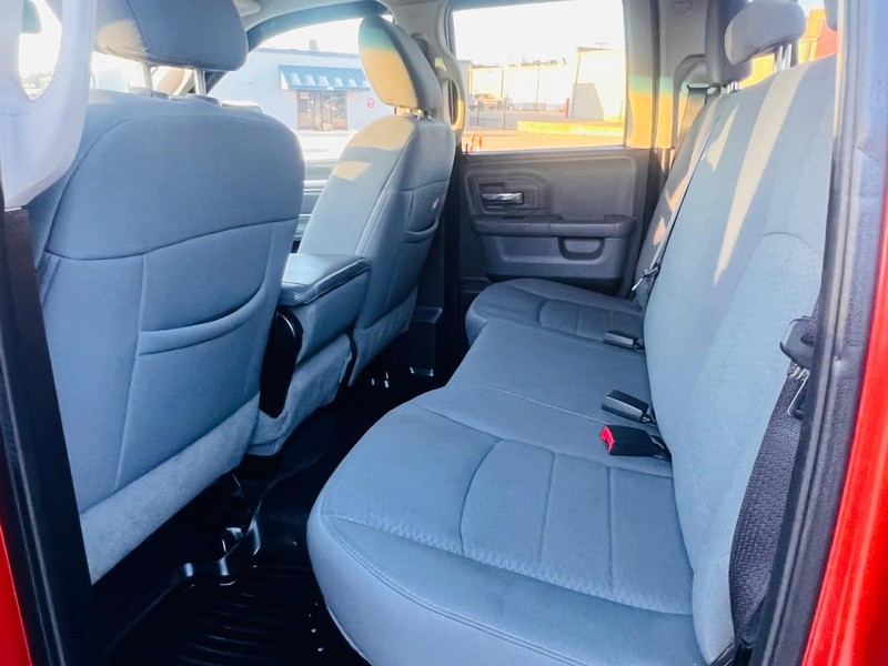 Ram 1500 Vehicle Full-screen Gallery Image 22