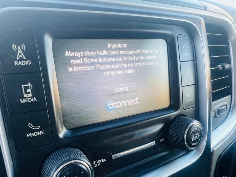 Ram 1500 Vehicle Full-screen Gallery Image 26