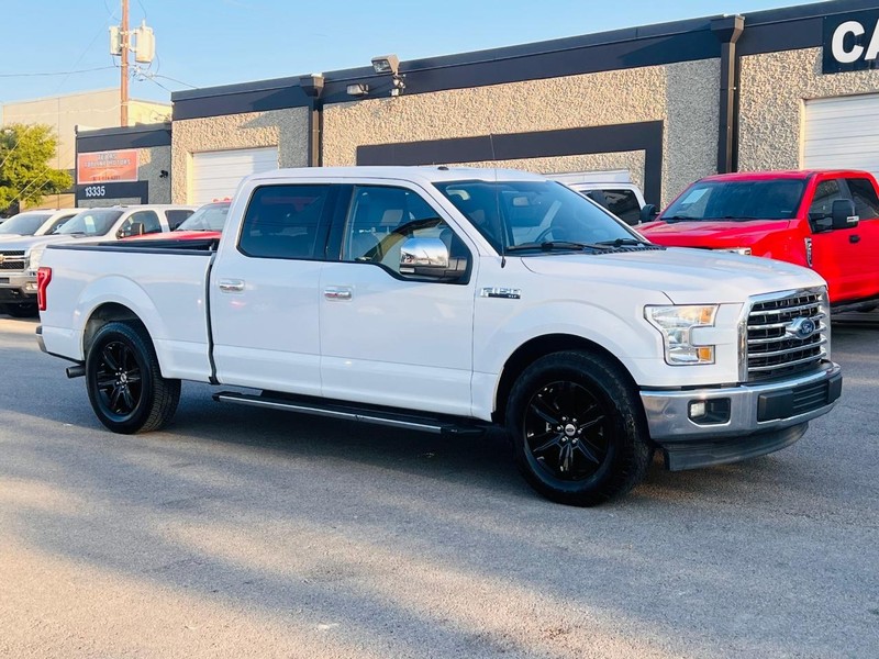 Ford F-150 Vehicle Full-screen Gallery Image 12