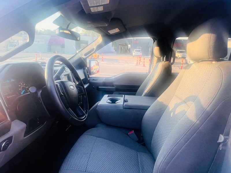 Ford F-150 Vehicle Full-screen Gallery Image 17