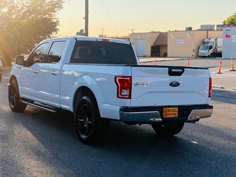 Ford F-150 Vehicle Full-screen Gallery Image 18