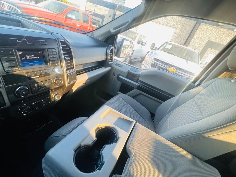 Ford F-150 Vehicle Full-screen Gallery Image 33