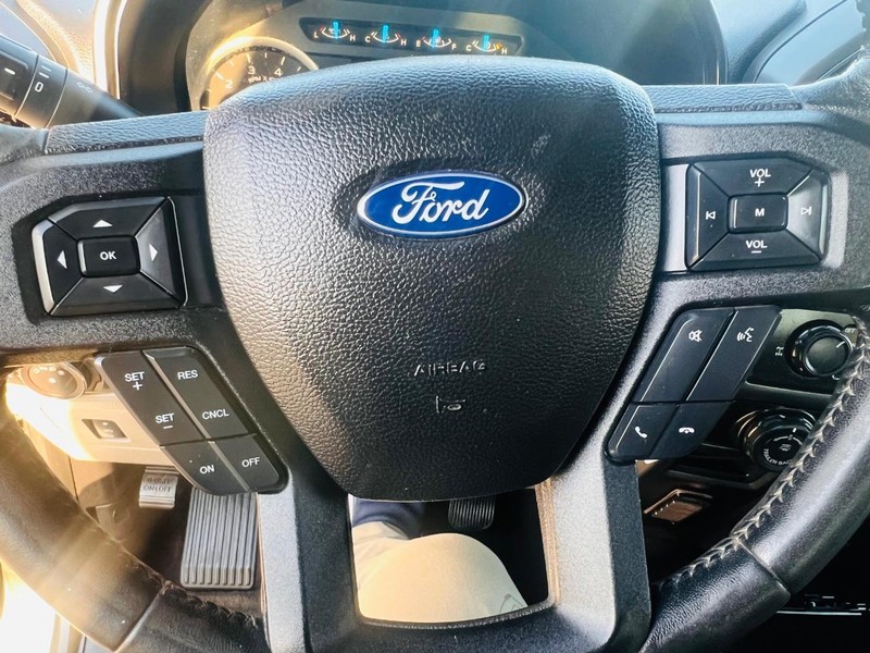 Ford F-150 Vehicle Full-screen Gallery Image 38