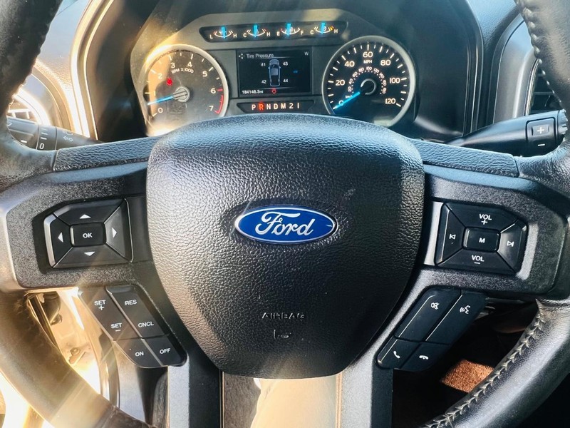 Ford F-150 Vehicle Full-screen Gallery Image 39