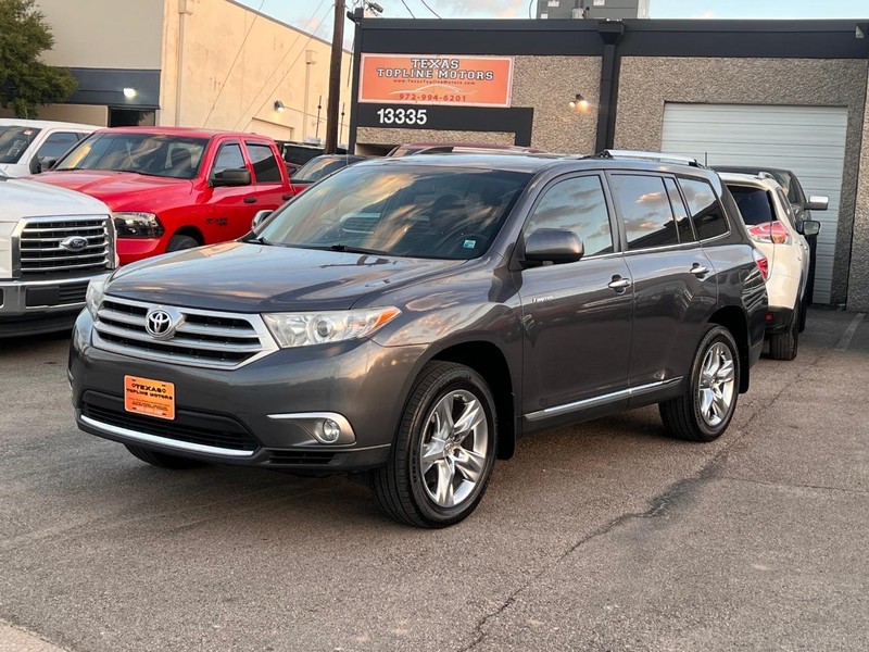 Toyota Highlander Vehicle Full-screen Gallery Image 3