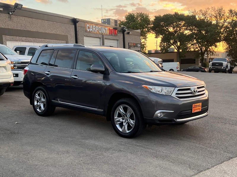 Toyota Highlander Vehicle Full-screen Gallery Image 7