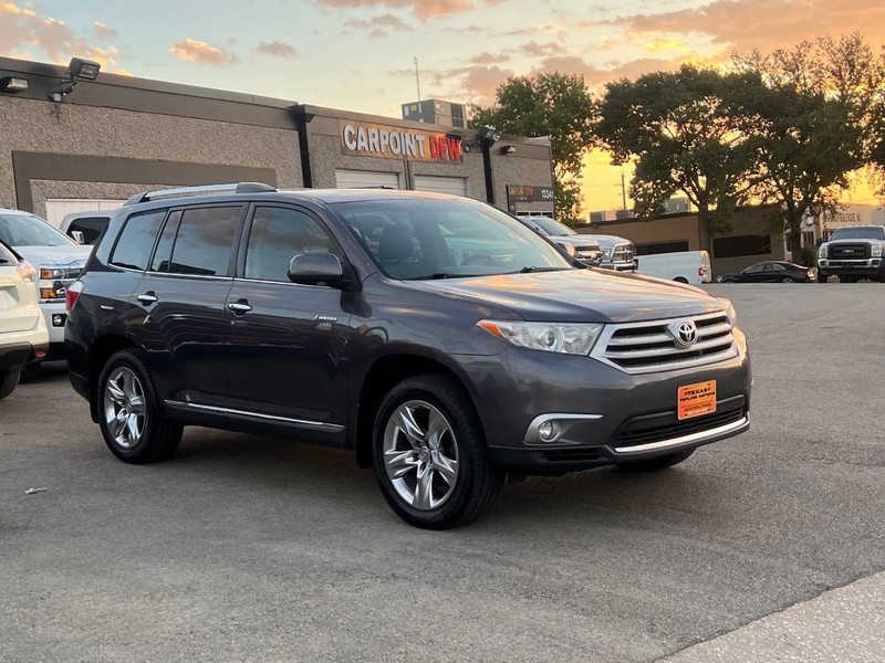 Toyota Highlander Vehicle Full-screen Gallery Image 8