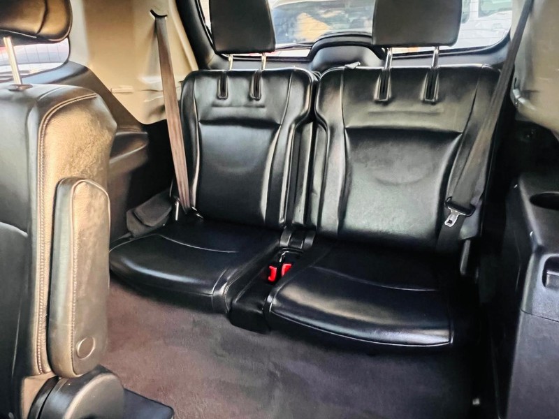 Toyota Highlander Vehicle Full-screen Gallery Image 34