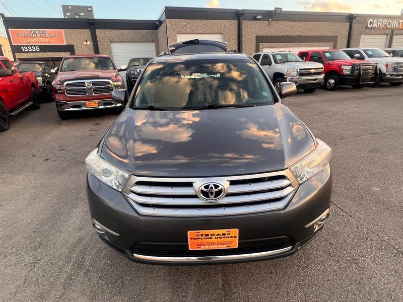 Toyota Highlander Vehicle Full-screen Gallery Image 49