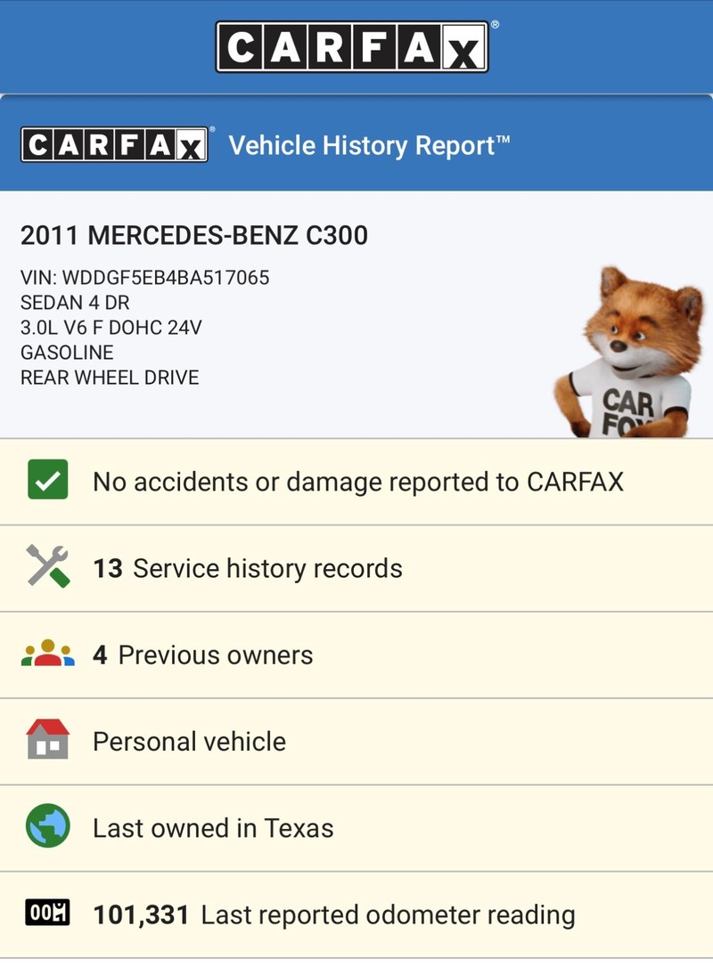 Mercedes-Benz C-Class Vehicle Full-screen Gallery Image 03