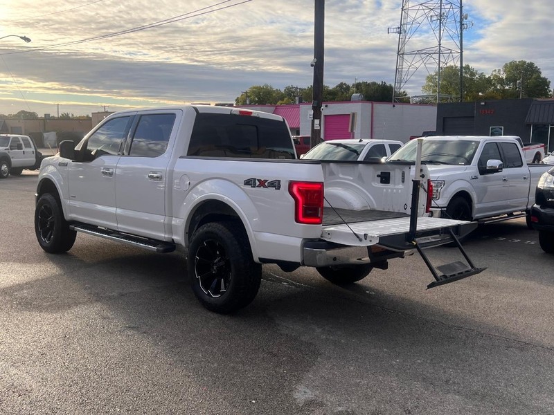 Ford F-150 Vehicle Full-screen Gallery Image 23